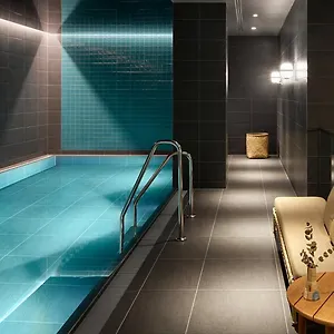 4* Hotel Adina